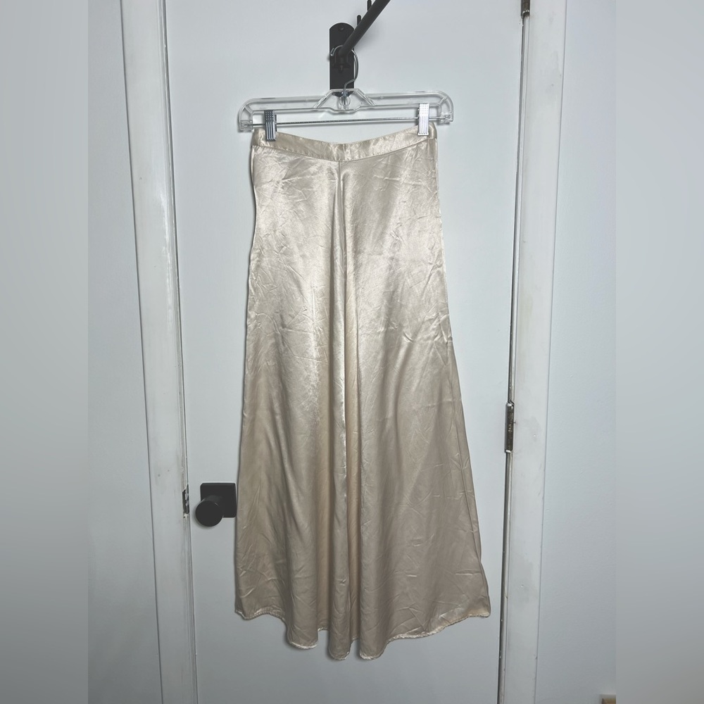 Maxi satin cream skirt